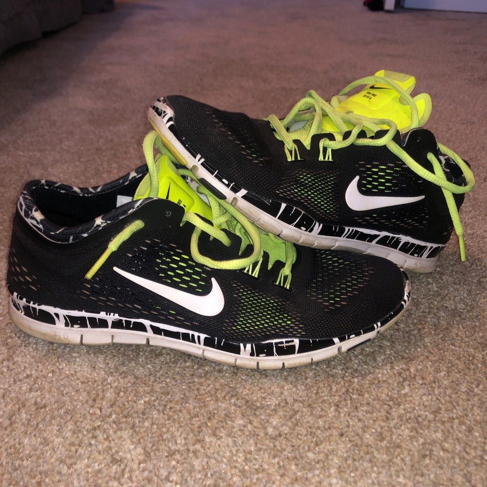 Nike Free TR Fit 4. Size 9!
